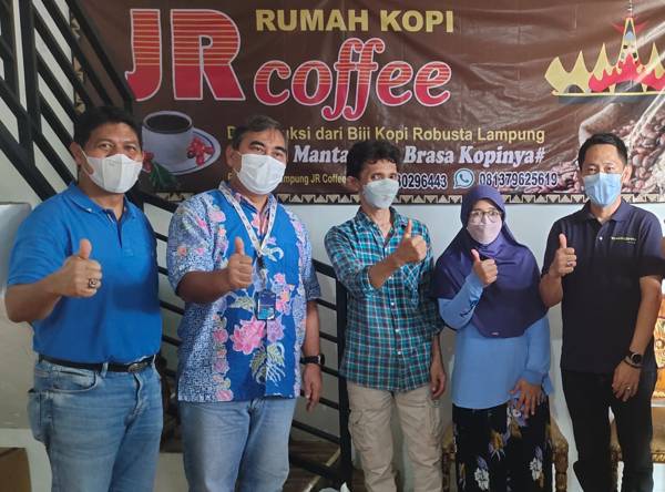 Kisah UMK Binaan Telkom Lampung, Omzet Meroket Berkat Digitalisasi