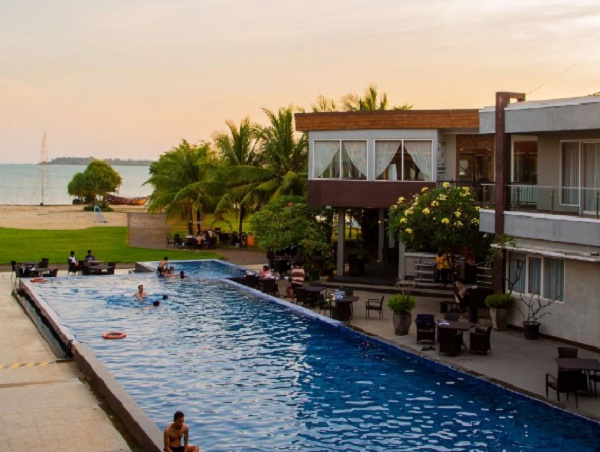 Hotel Terbaik dan Recommended di Jepara, Ada Private Beach Juga!