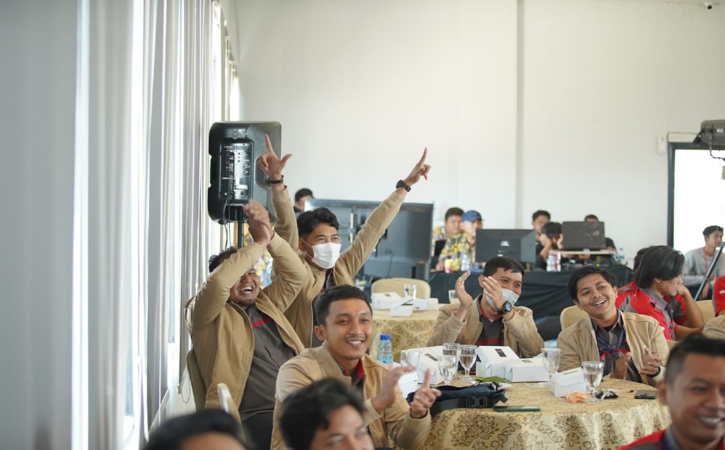 Keseruan para peserta inovator dari para karyawan PTSG pada ajang SGIC V tahun 2022 di ballroom Hotel Pollos, Rabu (28/9/2022). (Istimewa)