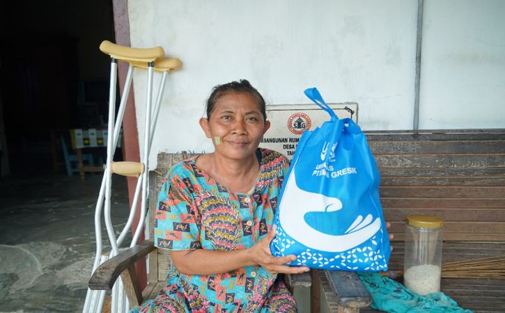 UPZ Semen Gresik Salurkan 900 Paket Sembako ke Warga Membutuhkan di Rembang