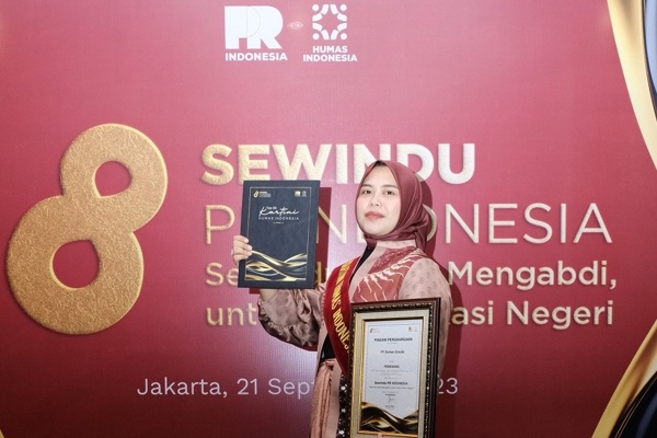 Semen Gresik Raih Penghargaan Bidang Komunikasi Hingga Top 50 Kartini Terbaik pada Ajang Sewindu PR Indonesia