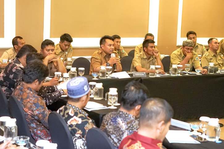 Dorong Percepatan Pembangunan, Semen Gresik Beri Bantuan FMM di Desa-Desa Rembang & Blora