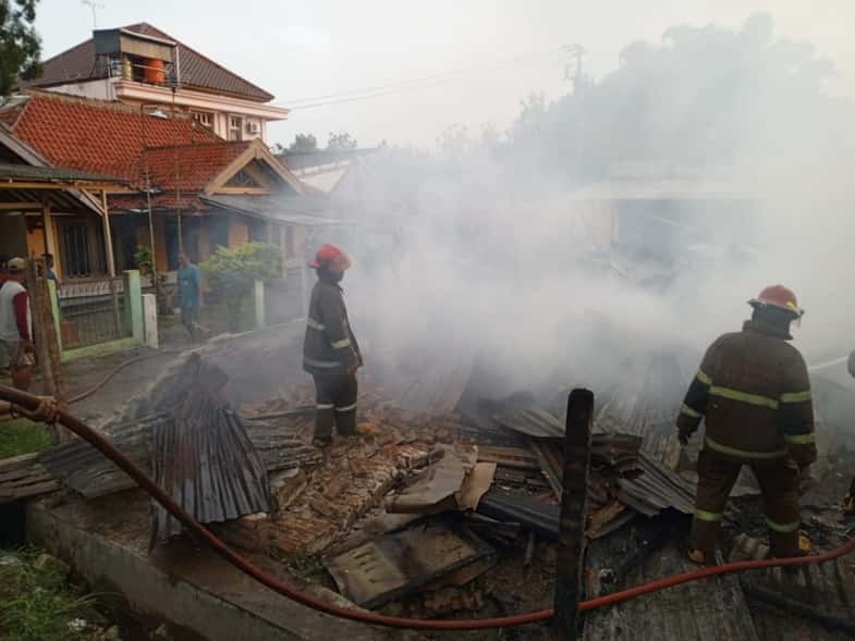 Tanggap Bencana, Semen Gresik Kirim Bantuan untuk Korban Kebakaran Blora dan Longsor Rembang