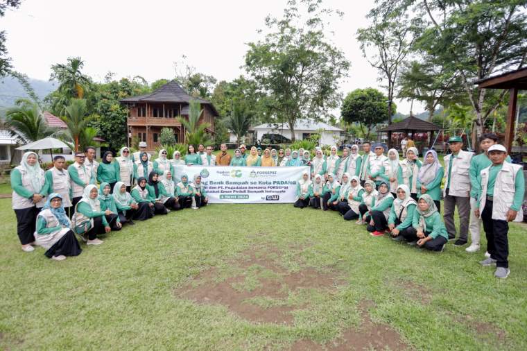 Pegadaian Adakan Gathering di Kota Padang, Perkuat Kolaborasi Bank Sampah Binaan