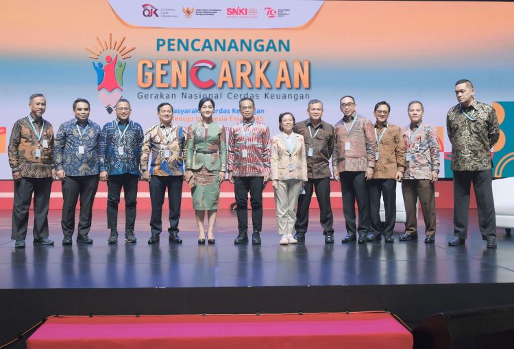 Top! Pegadaian Sabet Penghargaan Program Literasi Finansial Terbaik dari OJK