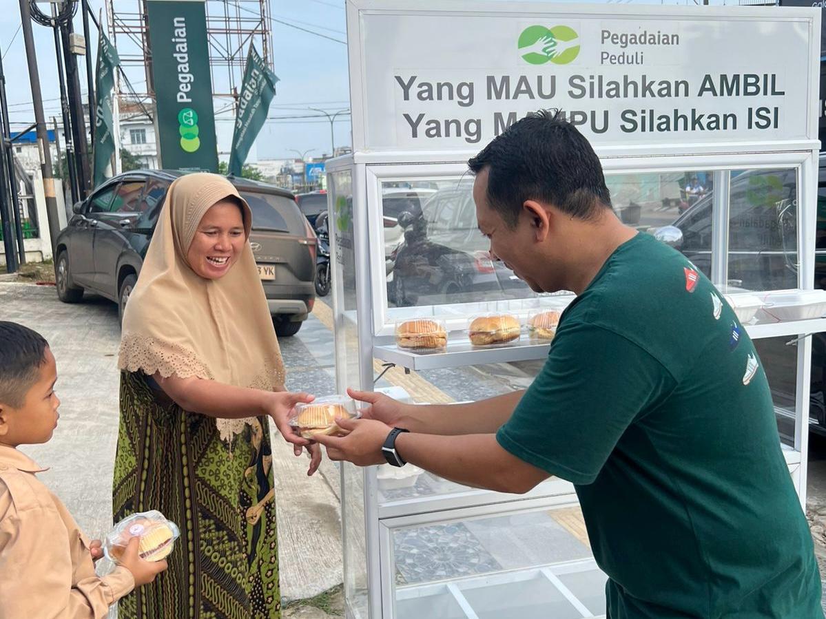 Peduli Kesejahteraan Masyarakat, Pegadaian Gelar Program Mengetuk Pintu Langit di Sumbagsel