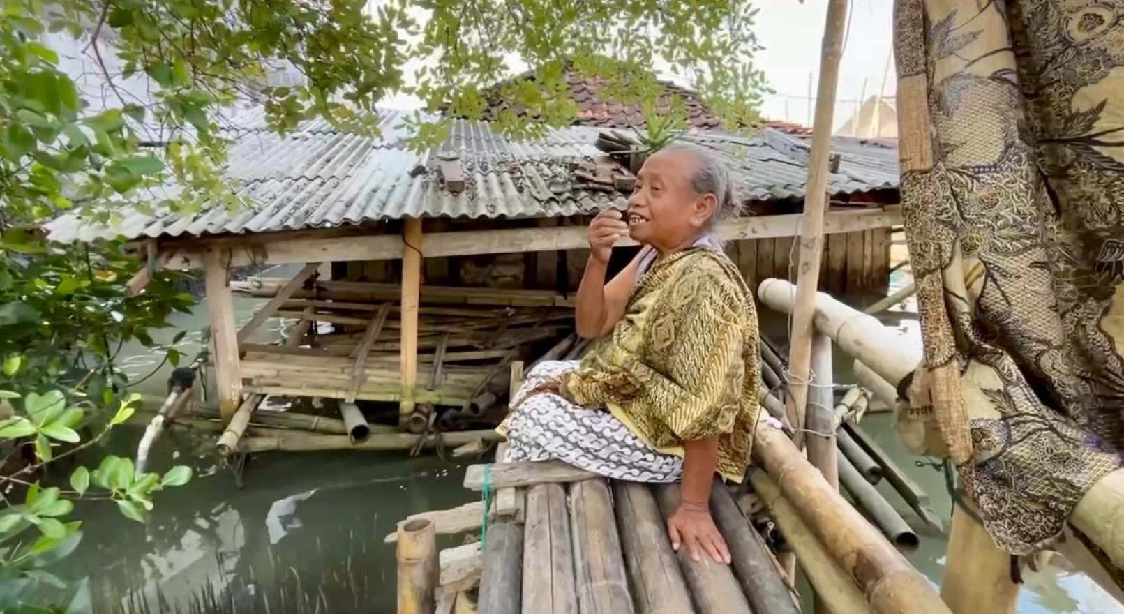 20 Tahun Hidup di Atas Rob, Warga Sayung Demak Berharap dari Tanggul Laut