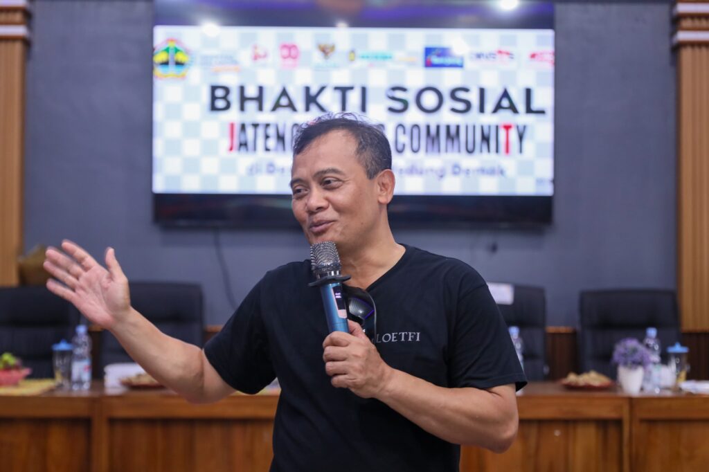 Motoran Semarang-Demak, Ahmad Luthfi dan Taj Yasin Salurkan Bansos Warga Terdampak Rob
