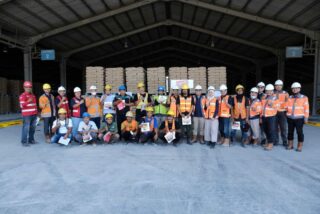  Puluhan sopir truk semen PT Semen Gresik mengikuti sosialisasi program Sopir Hebat (Sobat) yang digelar di Pabrik Rembang.(Istimewa)