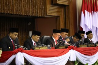 Jajaran pimpinan DPRD Jateng bersama Gubernur dan Wakil Gubernur Jateng (Istimewa)