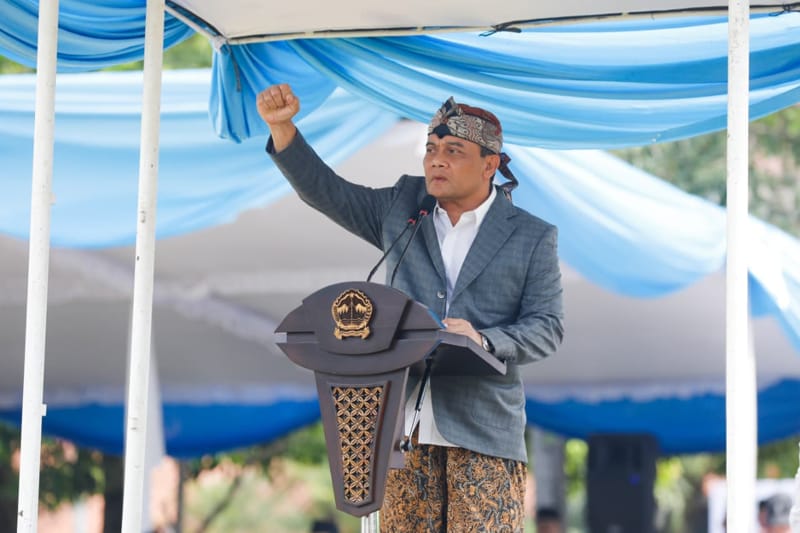 Pastikan Kesehatan Santri, Ahmad Luthfi-Taj Yasin Terjunkan Dokter Spesialis Keliling ke 5.419 Pesantren