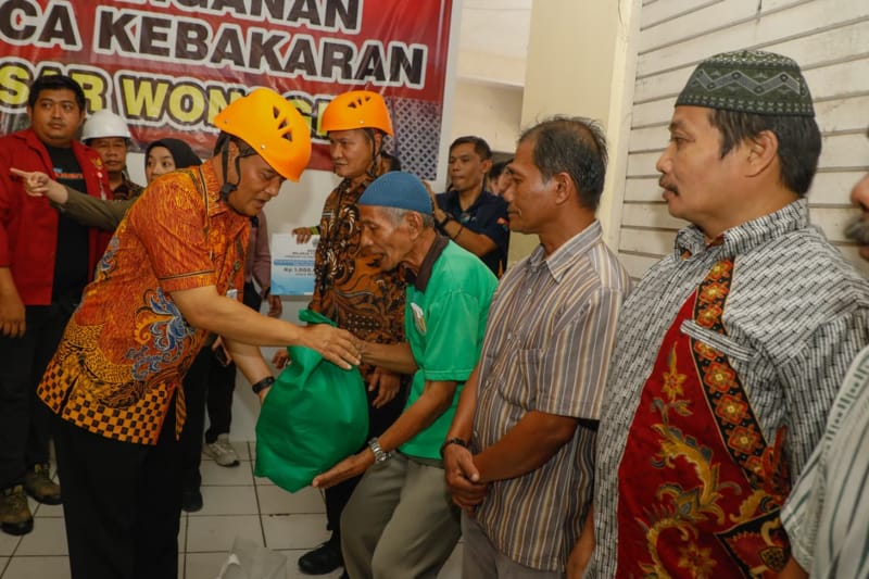Percepat Pemulihan Pasar Kota Wonogiri, Ahmad Luthfi Gelontorkan Rp1 Miliar untuk Bangun Sarpras Darurat