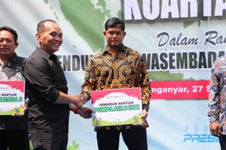 Ketua DPRD Jateng Sumanto mengikuti acara Panen Raya Jagung Serentak Kuartal III Tahun 2025 di Desa Ngijo, Kecamatan Tasikmadu, Kabupaten Karanganyar, belum lama ini. (Istimewa)