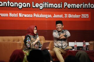 Suasana Seminar "Membaca Ulang Demokrasi, Kepercayaan Publik, Gerakan Generasj Muda, dan Tantangan Legitimasi Pemerintah" yang digelar di Ballroom Hotel Nirwana Pekalongan, Jumat (31/10/2025).(Istimewa)