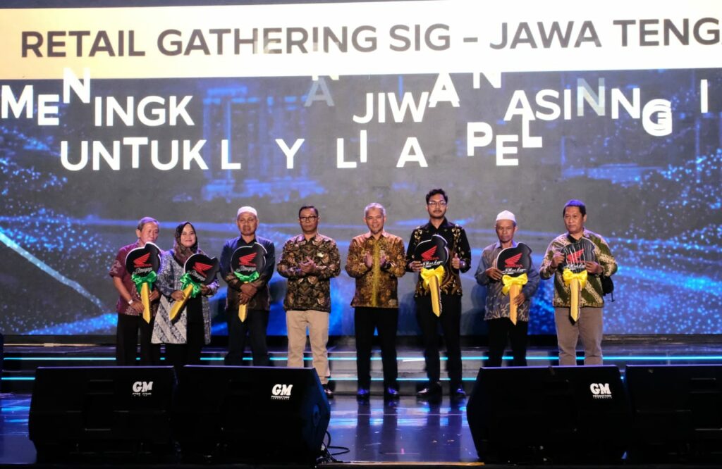 SIG & Semen Gresik Perkokoh Jaringan Distributor dan Toko Bangunan di Jawa Tengah melalui Retail Gathering